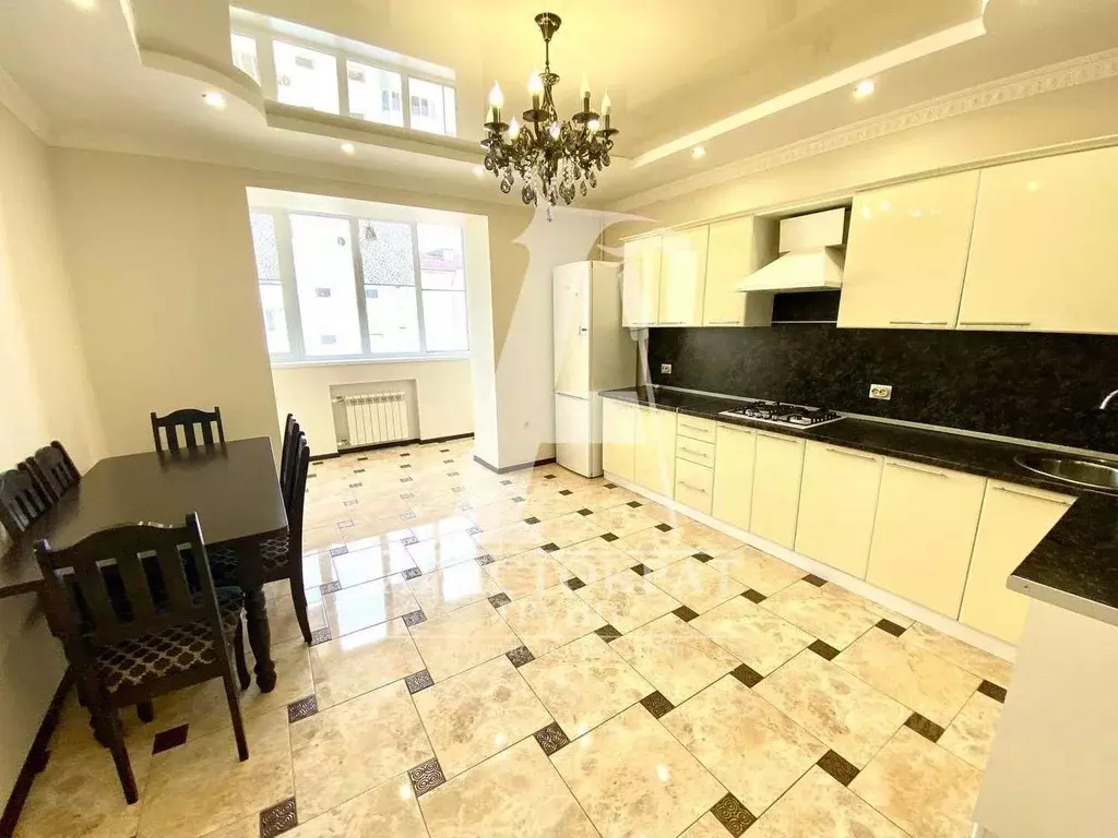 3-к кв. Ставропольский край, Пятигорск ул. Нежнова, 21К5 (91.4 м) - Фото 1