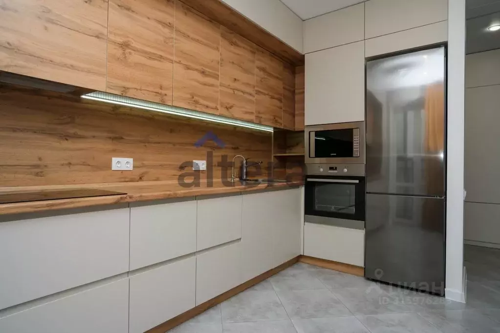 2-к кв. Татарстан, Казань ул. Фикрята Табеева, 3 (64.4 м) - Фото 0