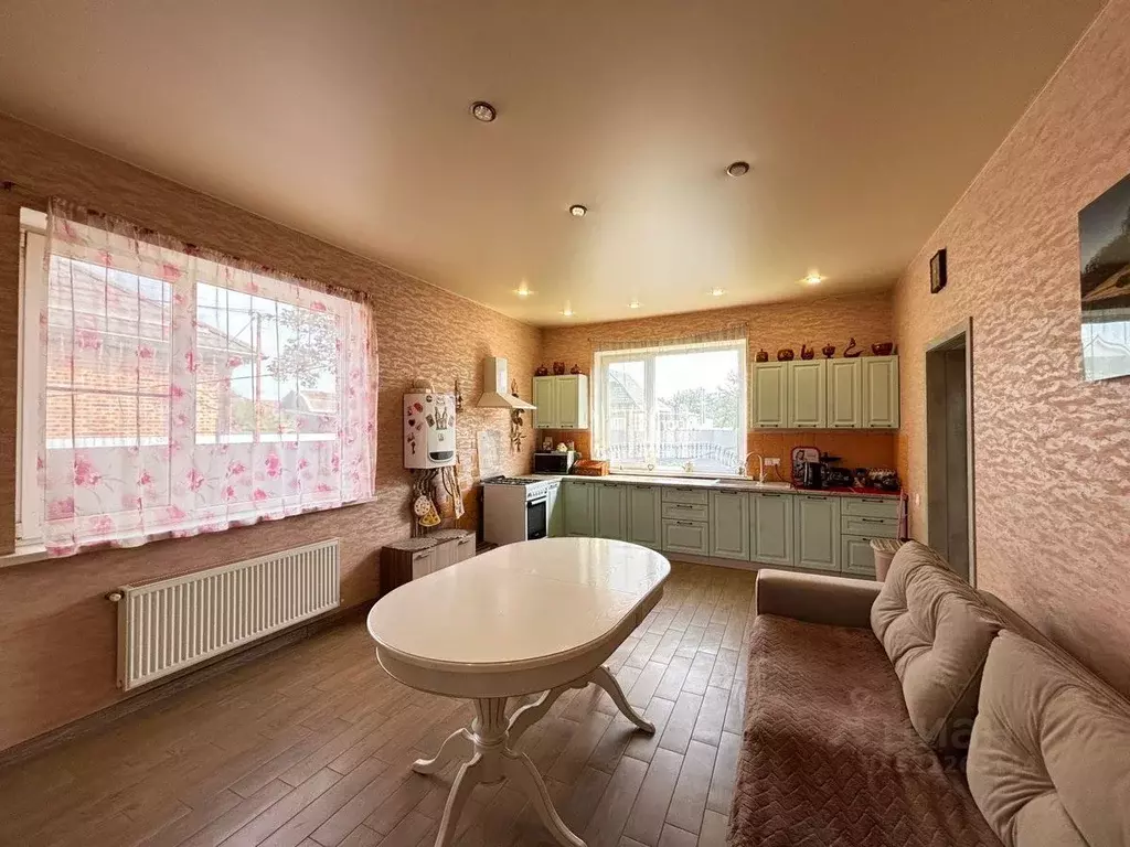 Дом в Краснодарский край, Динской район, Новотитаровская ст-ца ... - Фото 1