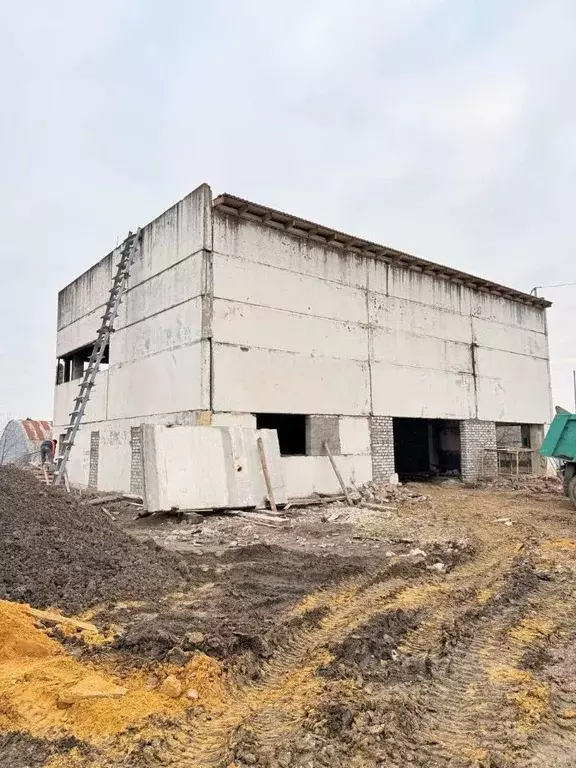 Производственное помещение в Саратовская область, пос. Зоринский 5/1 ... - Фото 1