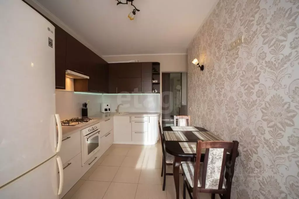 2-к кв. Калининградская область, Калининград ул. Горького, 170 (62.3 ... - Фото 1