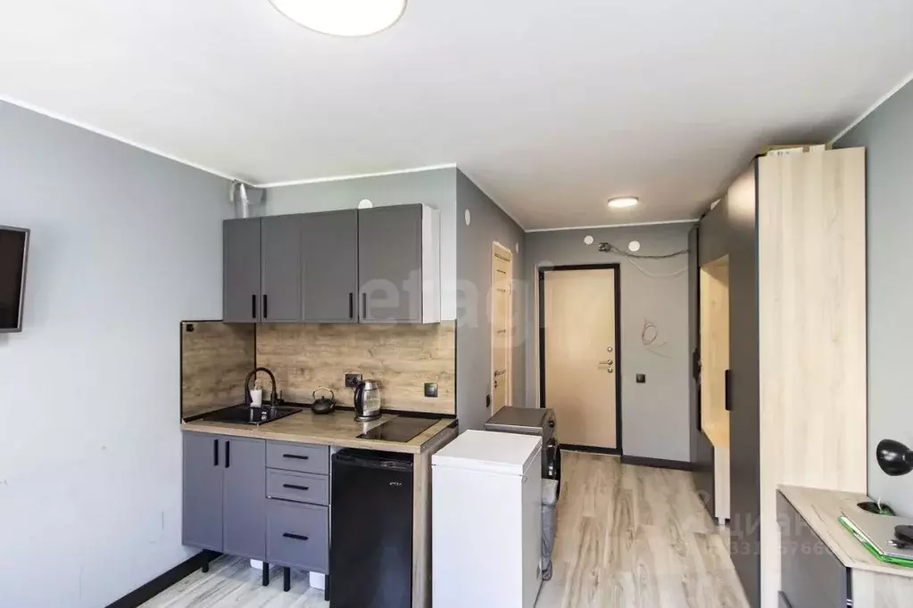 Студия Тюменская область, Тюмень ул. Мельникайте, 83 (18.0 м) - Фото 1