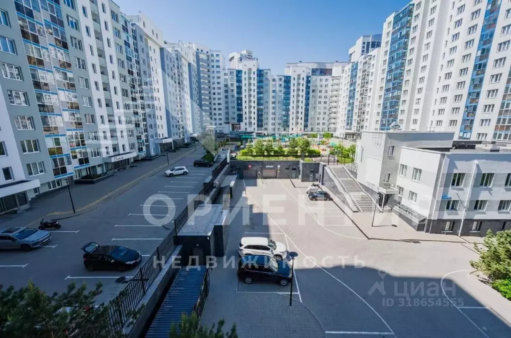 Гараж в Свердловская область, Екатеринбург ул. Куйбышева, 21 (18 м) - Фото 1