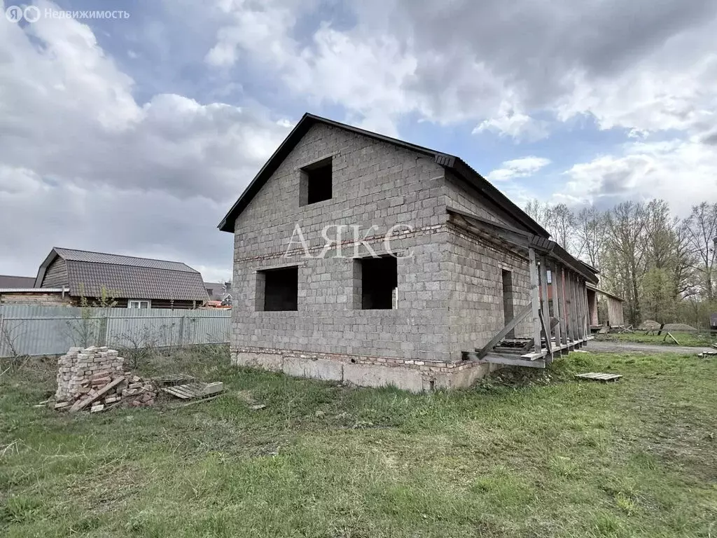 Дом в Ишимбай, улица Автомобилистов (120 м) - Фото 1