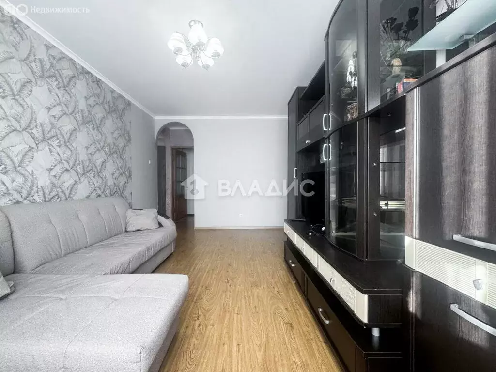 3-комнатная квартира: Строитель, улица Жукова, 3 (79.9 м) - Фото 1