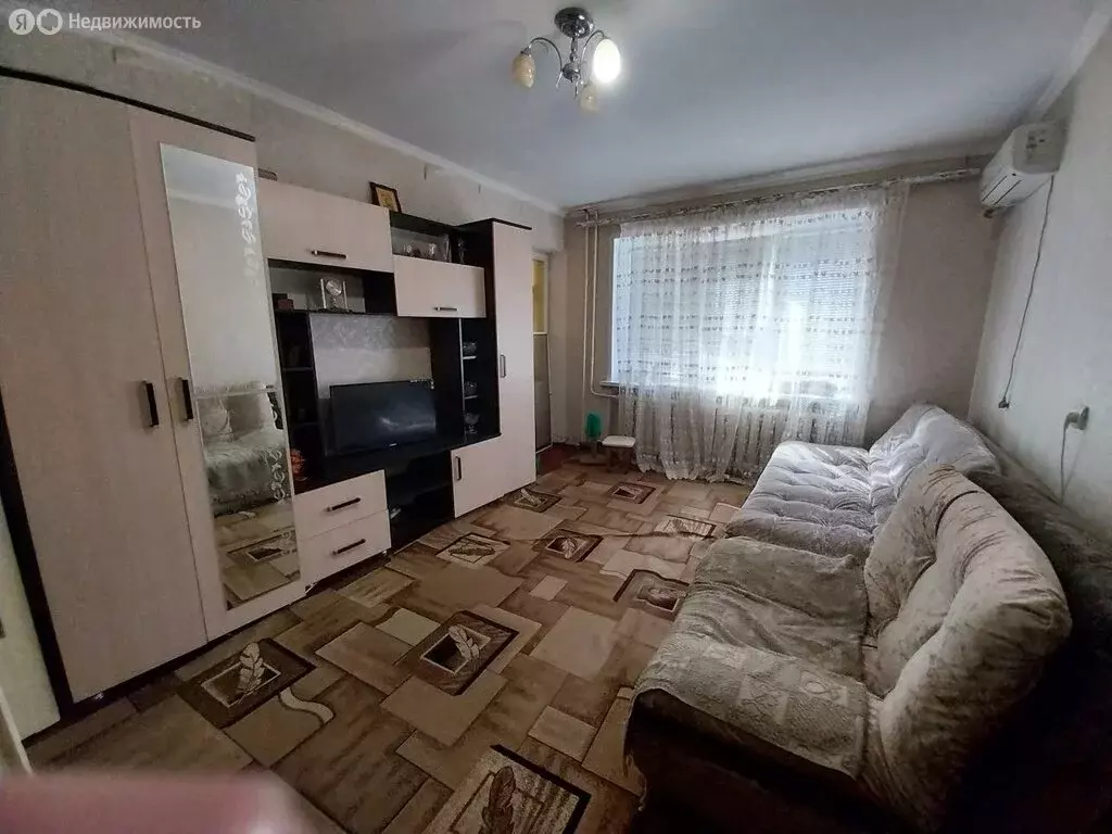 2-комнатная квартира: Лабинск, улица Калинина, 122 (48 м) - Фото 1