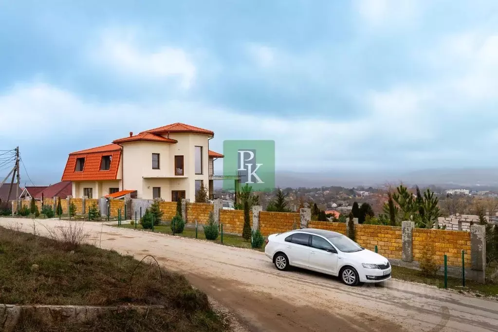 Дом в Севастополь с. Орлиное, ул. Цветочная, 33 (360 м) - Фото 1