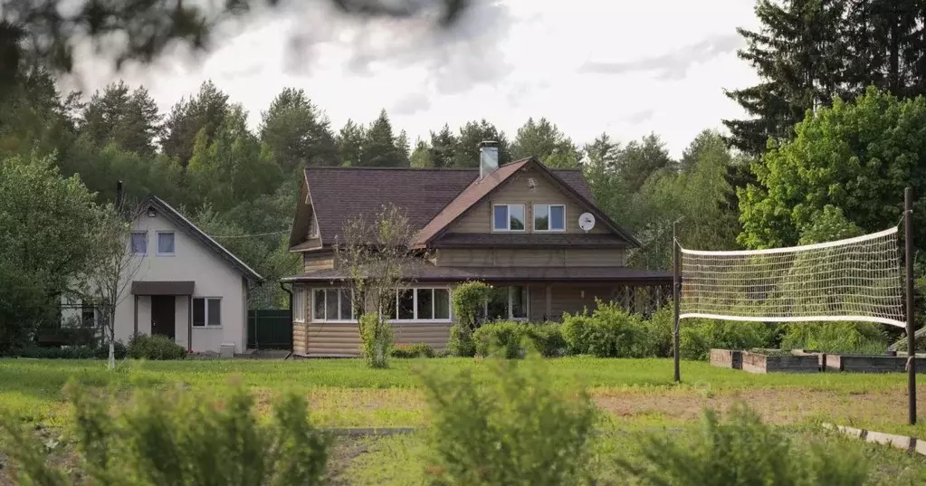 Дом в Ленинградская область, Выборгский район, Рощинское городское ... - Фото 1