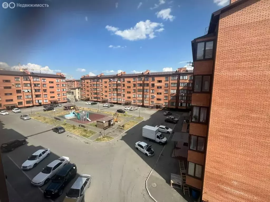3-комнатная квартира: Гизель, улица 7-я Линия, 12 (90 м) - Фото 1