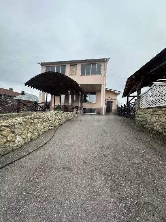 Дом в Воронежская область, Борисоглебск Народная ул., 3 (386 м) - Фото 1