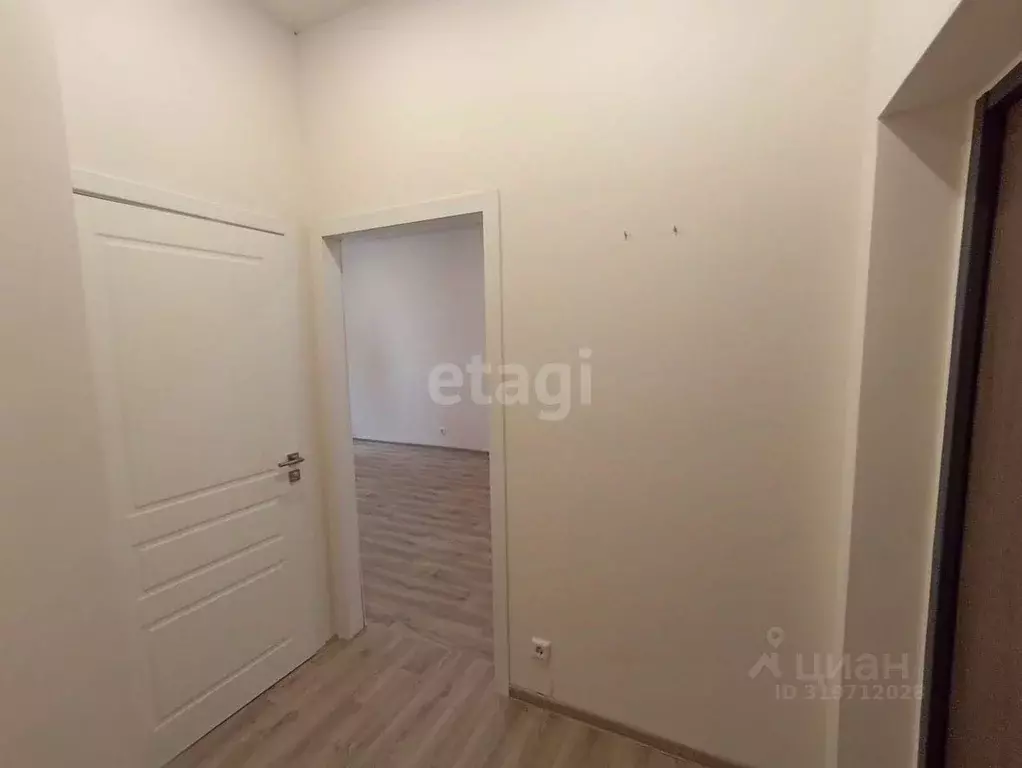 Студия Свердловская область, Екатеринбург ул. Новаторов, 8В (30.4 м) - Фото 1