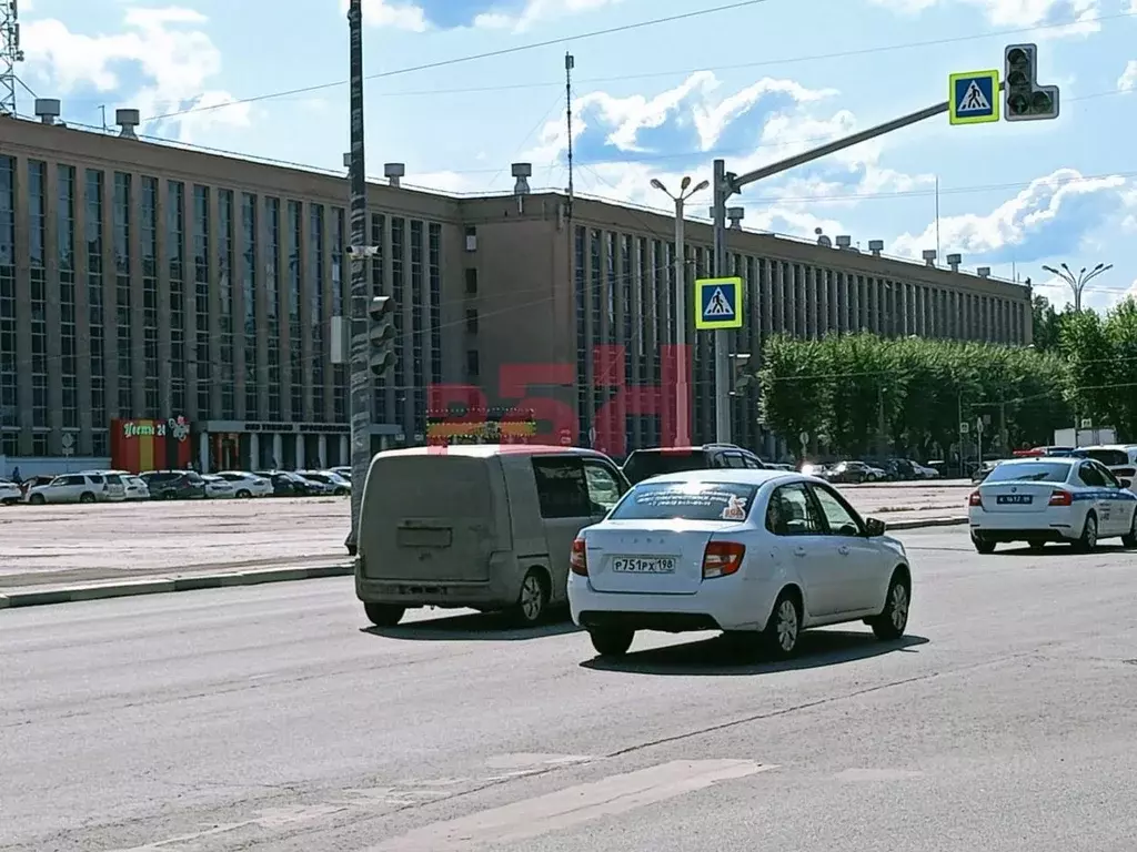 Офис в Свердловская область, Екатеринбург ул. Машиностроителей, 19 ... - Фото 0