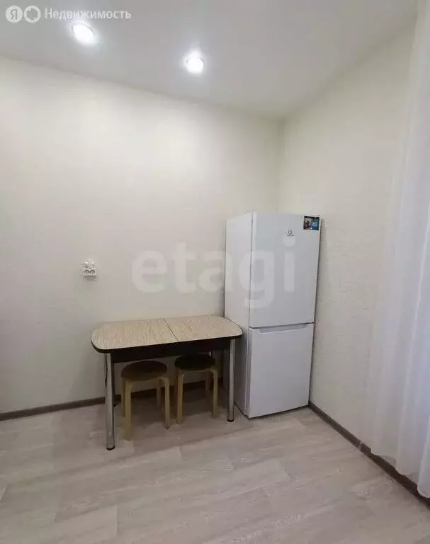 Квартира-студия: Набережные Челны, проспект Яшьлек, 8Б (20 м) - Фото 1