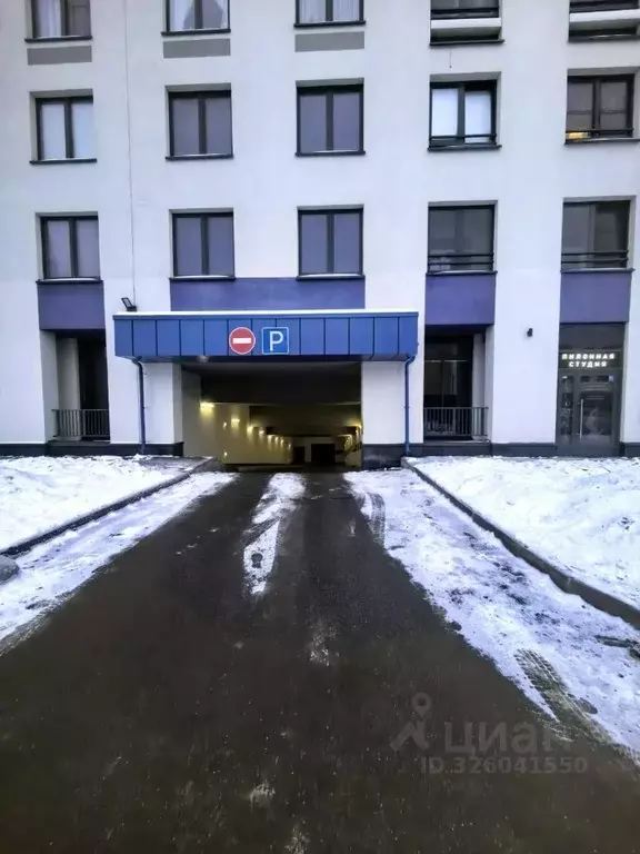 Гараж в Санкт-Петербург бул. Измайловский, 9 (13 м) - Фото 1