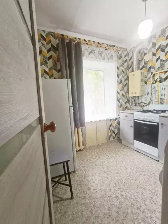 1-к кв. Брянская область, Брянск ул. Емлютина, 37 (32.0 м) - Фото 0