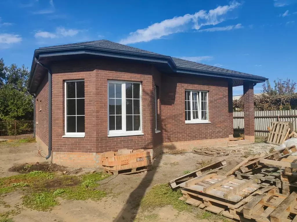 Дом в Ростовская область, Неклиновский район, Новобессергеневское ... - Фото 1