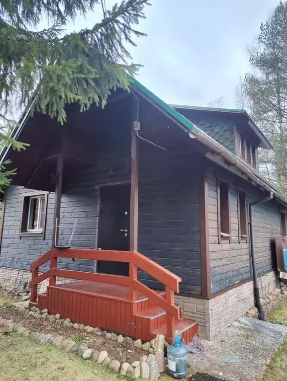 Дом в Ленинградская область, Выборгский район, Рощинское городское ... - Фото 1
