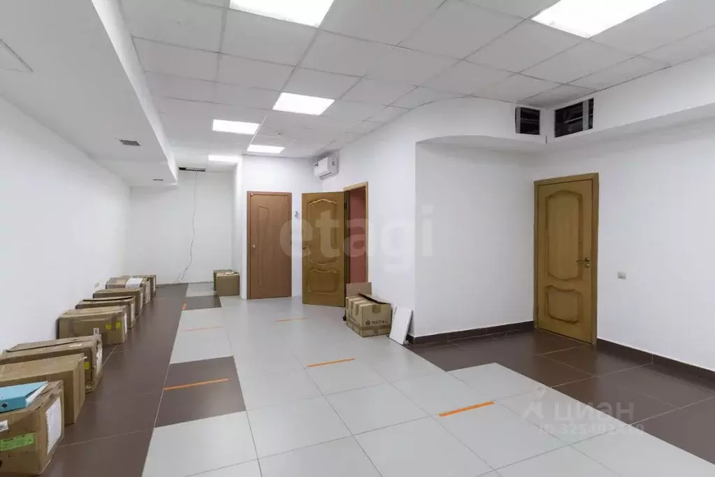 Помещение свободного назначения в Тюменская область, Тюмень ул. ... - Фото 1