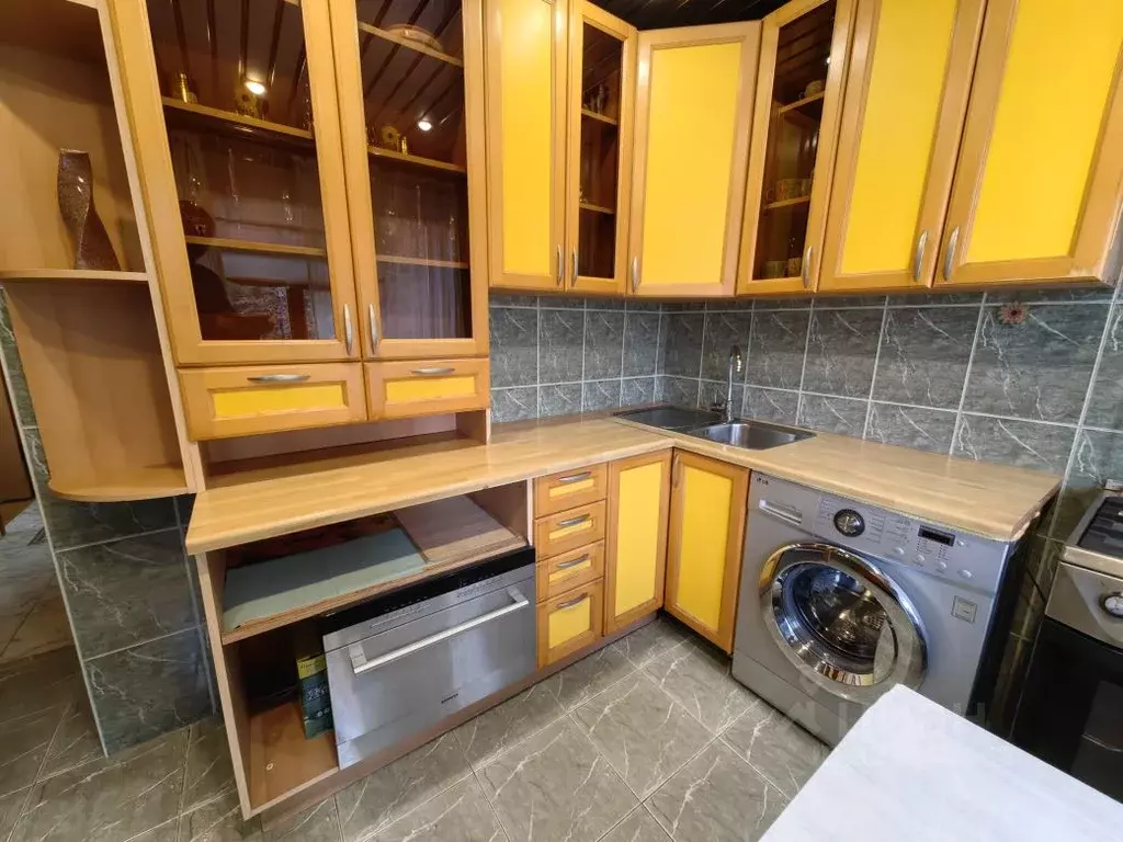 3-к кв. Краснодарский край, Сочи пер. Революции, 6 (70.0 м) - Фото 1