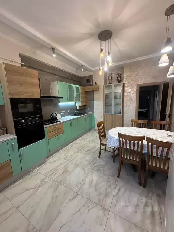 2-к кв. Крым, Симферополь просп. Кирова, 49 (90.0 м) - Фото 1