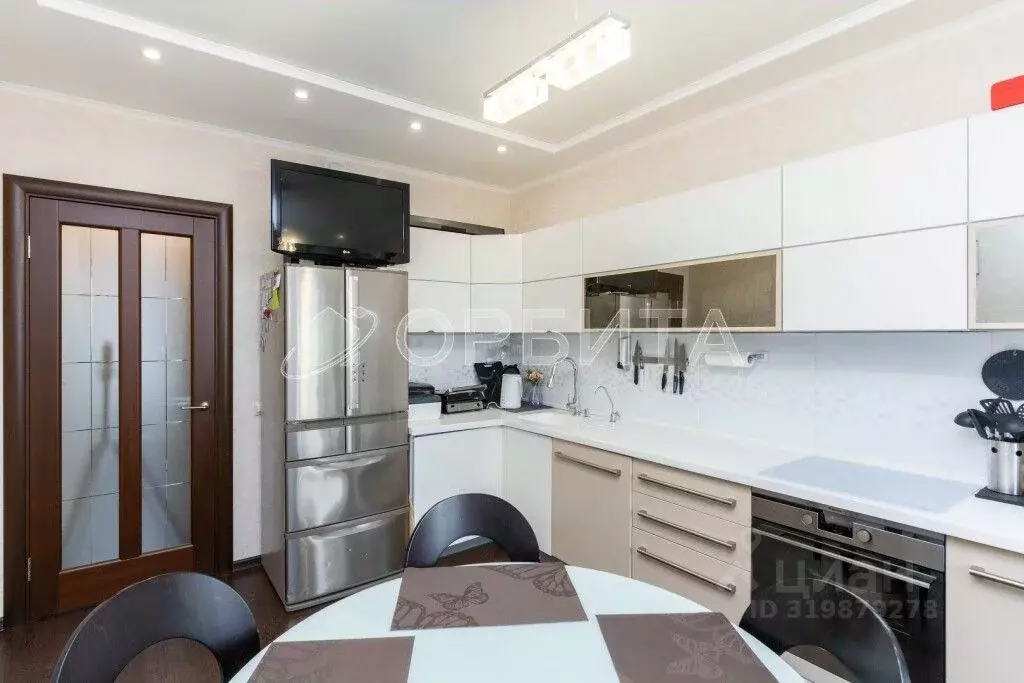 3-к кв. Тюменская область, Тюмень ул. Мельникайте, 125б (87.0 м) - Фото 1