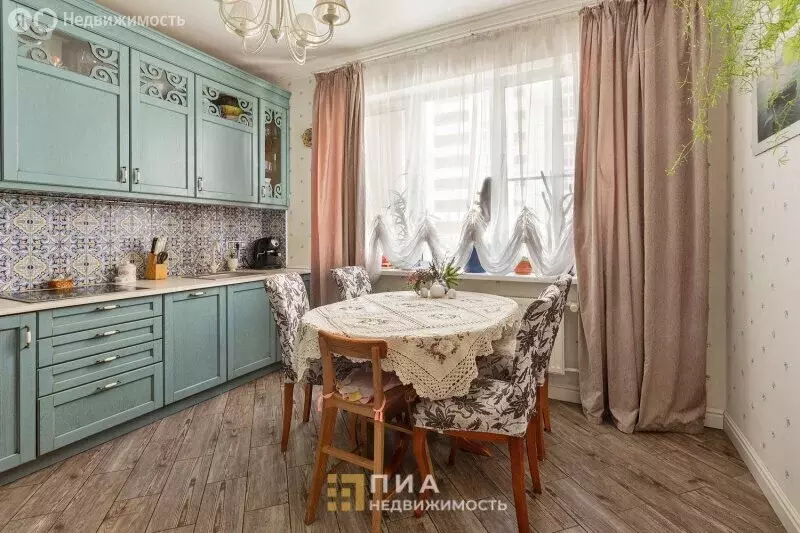 3-комнатная квартира: Санкт-Петербург, улица Доблести, 17к2 (89.7 м) - Фото 0