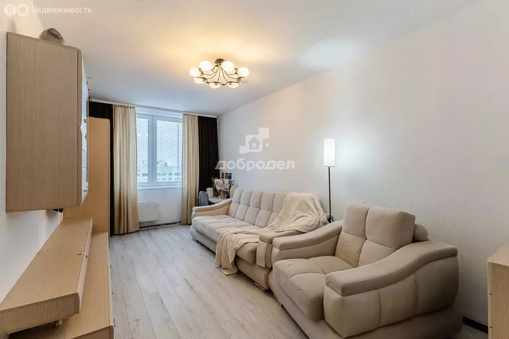 1-комнатная квартира: Екатеринбург, улица Старых Большевиков, 3 (45 м) - Фото 2