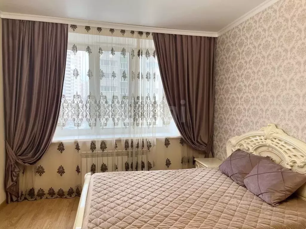 1-к кв. Тюменская область, Тюмень Заречный проезд, 43 (40.0 м) - Фото 0