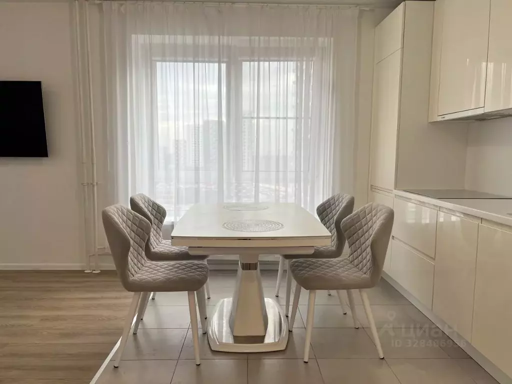 3-к кв. Москва ул. Саларьевская, 9 (55.9 м) - Фото 1