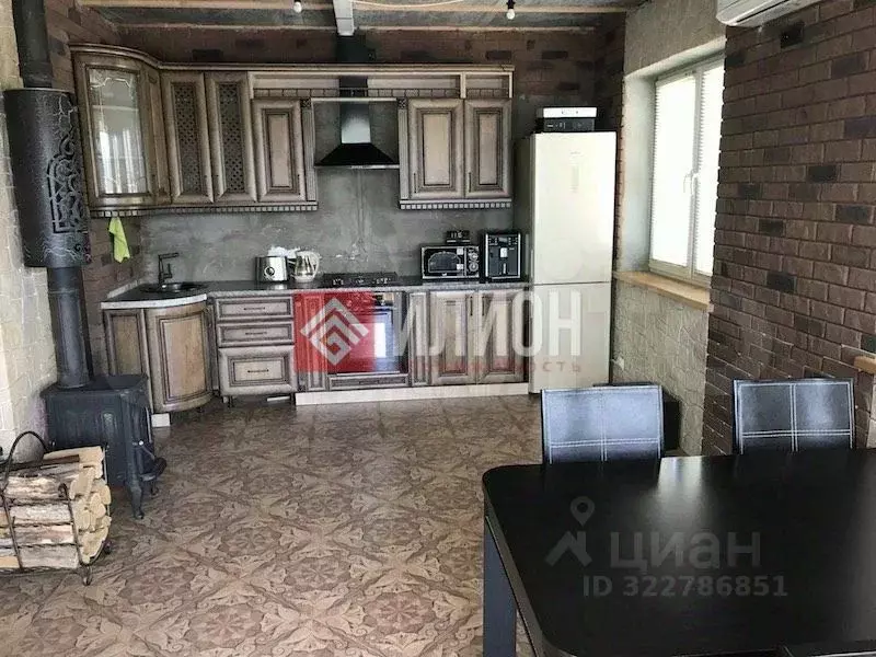 Дом в Крым, Бахчисарайский район, Куйбышевское с/пос, с. Высокое ул. ... - Фото 2