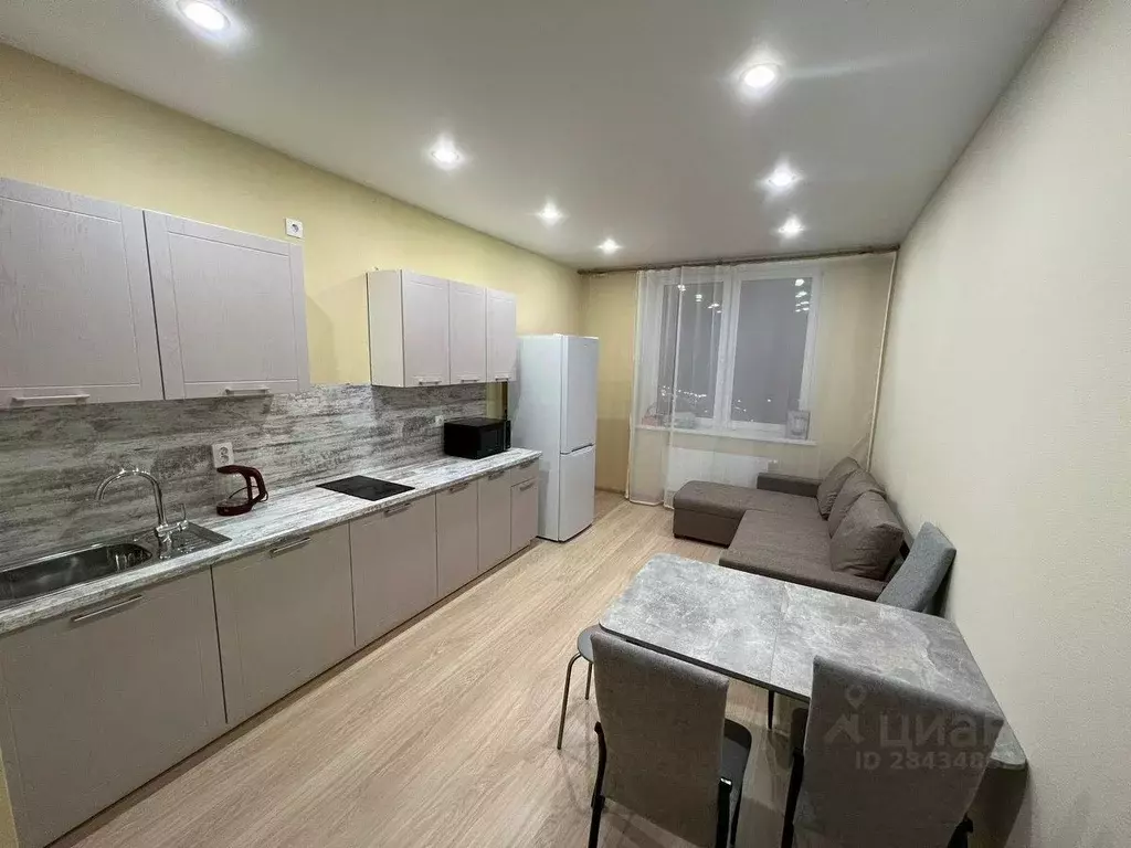 1-к кв. Свердловская область, Екатеринбург ул. Азина, 22/7 (42.0 м) - Фото 2