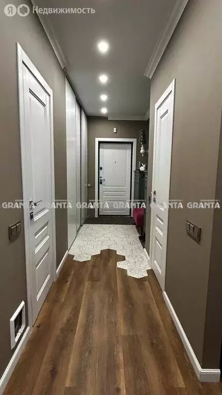 3-комнатная квартира: Красноярск, Октябрьская улица, 10 (77 м) - Фото 1