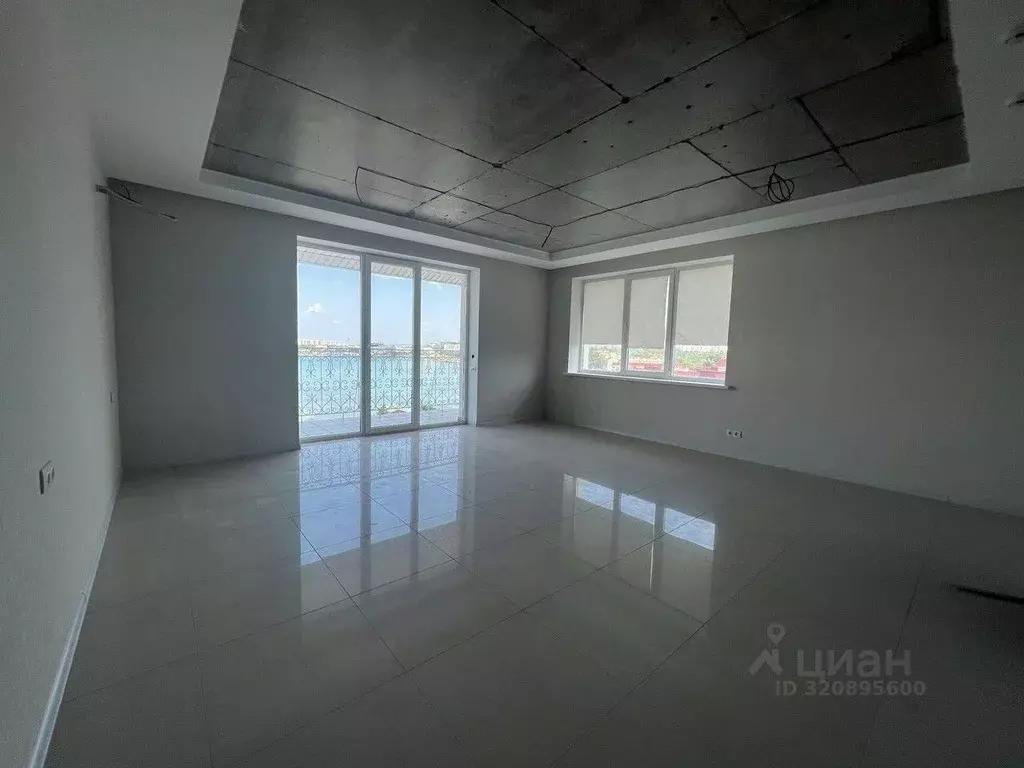 Свободной планировки кв. Севастополь ул. Пляж Омега, 8 (50.0 м) - Фото 1