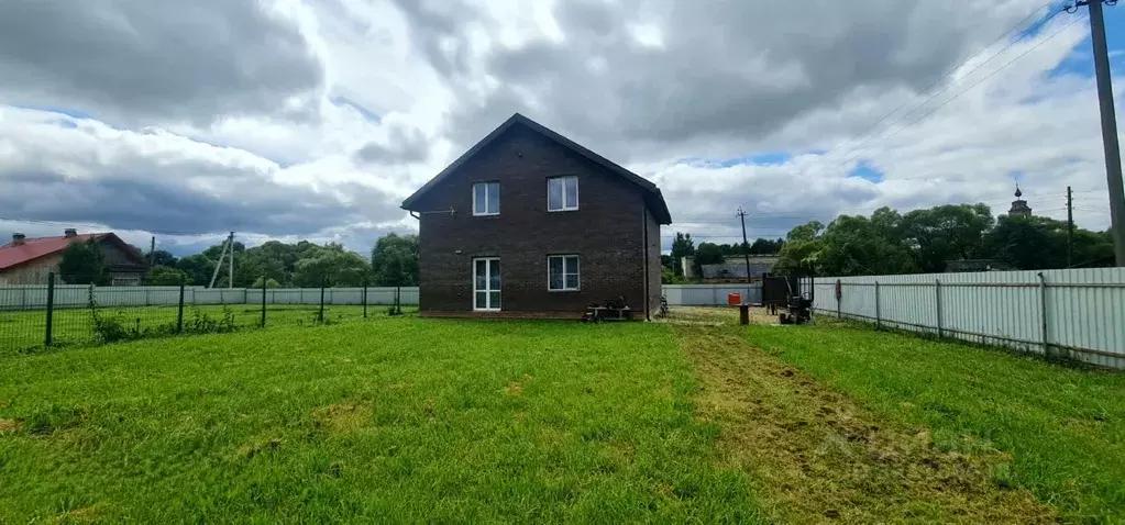 Дом в Калужская область, Юхновский район, Щелканово с/пос, с. ... - Фото 1