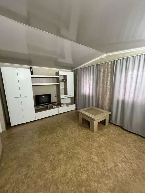 Дом в Астраханская область, Икрянинский район, с. Восточное ул. Мира, ... - Фото 1