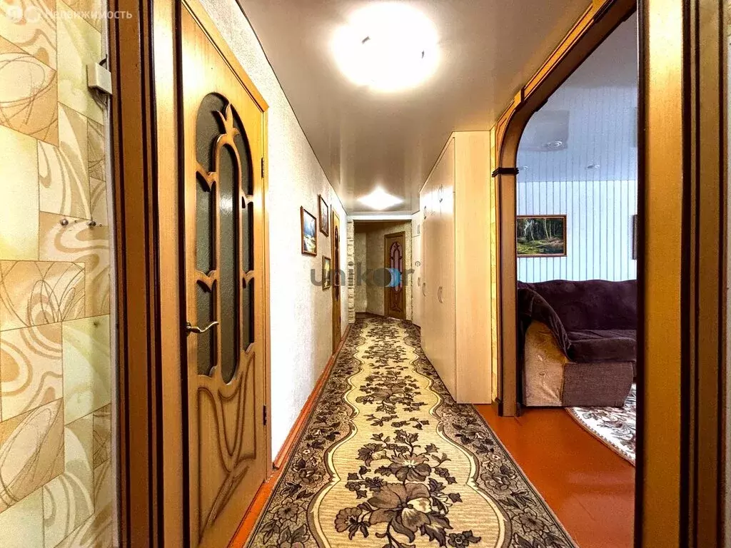 Дом в Иглино, улица Бабушкина, 7 (100 м) - Фото 0