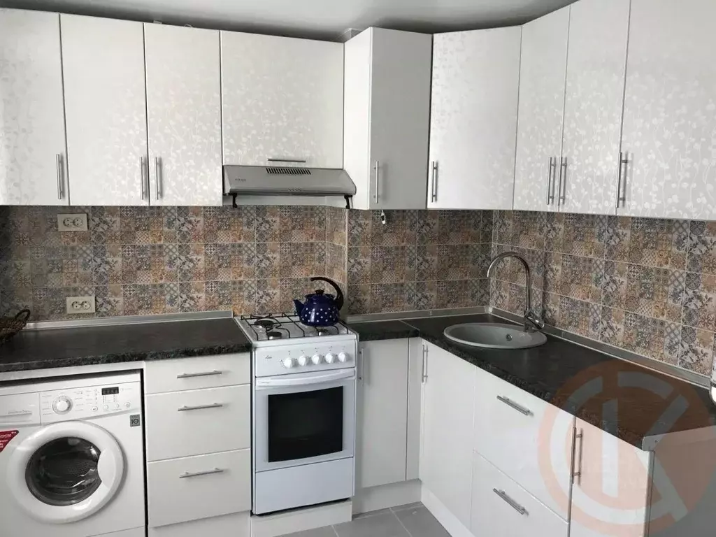 2-к кв. Крым, Евпатория просп. Победы, 87 (53.0 м) - Фото 1