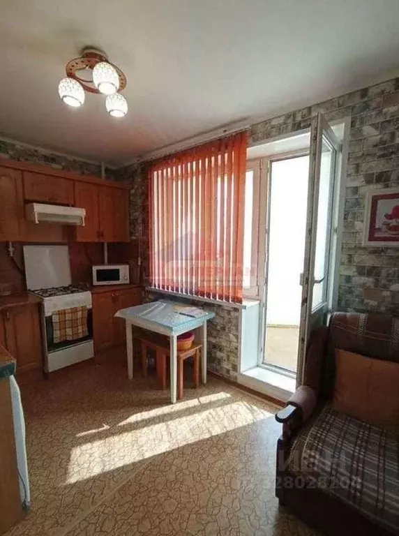 2-к кв. Белгородская область, Шебекино ул. 50 лет Октября, 11 (56.2 м) - Фото 2