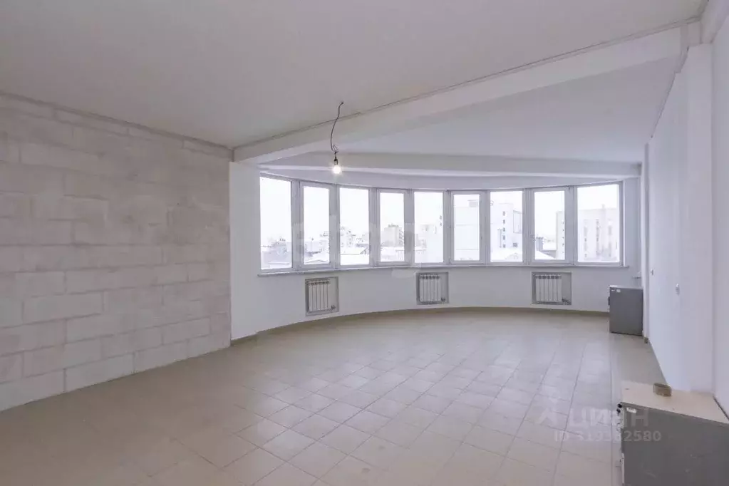 3-к кв. Тюменская область, Тюмень ул. Ленина, 38/1 (178.7 м) - Фото 0