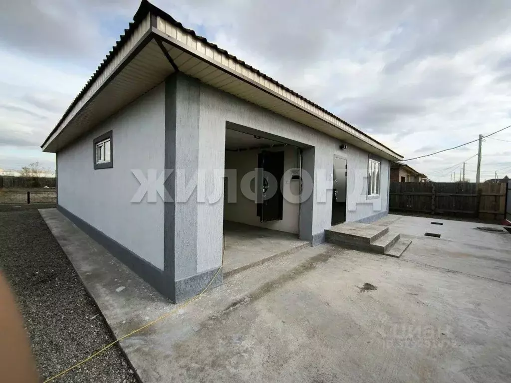 Дом в Хакасия, Усть-Абаканский район, пос. Тепличный ул. Камская (140 ... - Фото 1