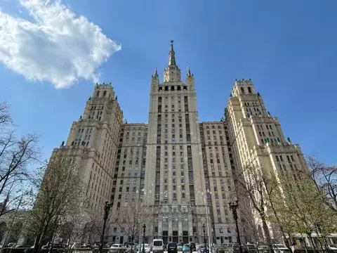 Продается 3-комнатная квартира - Фото 1