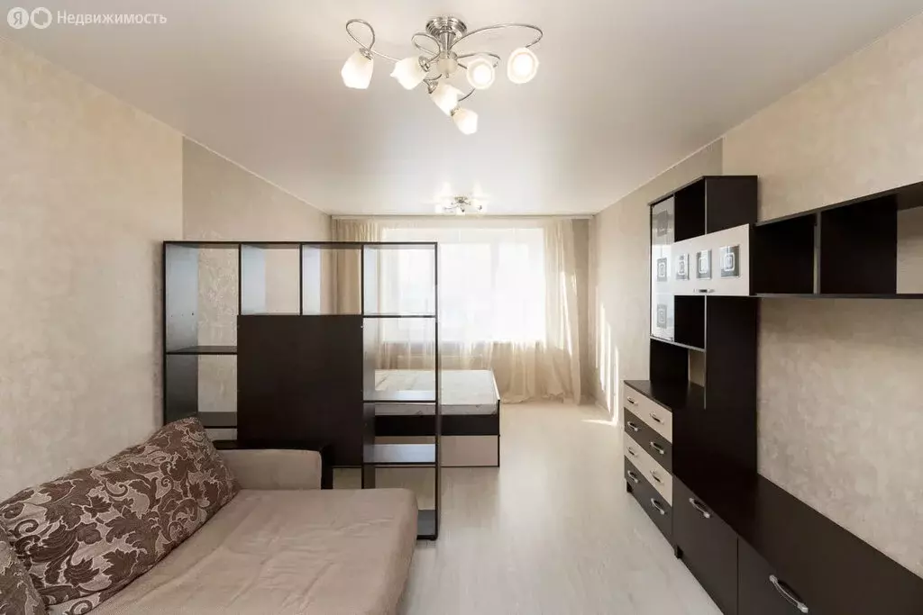 1-комнатная квартира: Тюмень, улица Валентины Трофимовой, 13 (41 м) - Фото 1