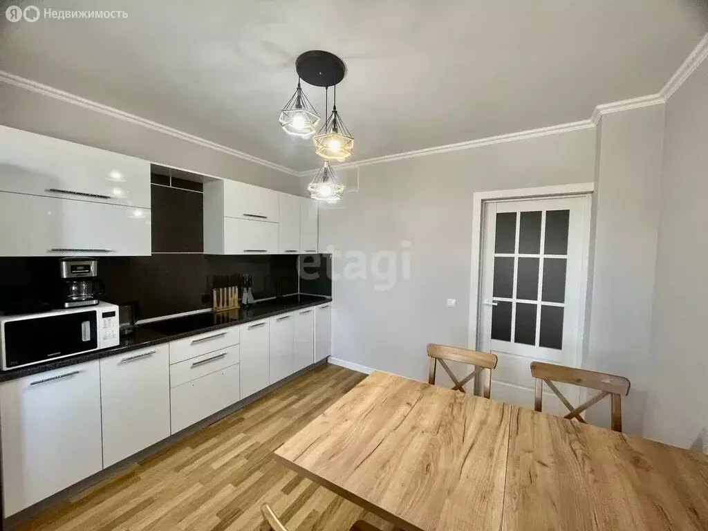 2-комнатная квартира: Астрахань, Балашовская улица, 13к1 (60 м) - Фото 1