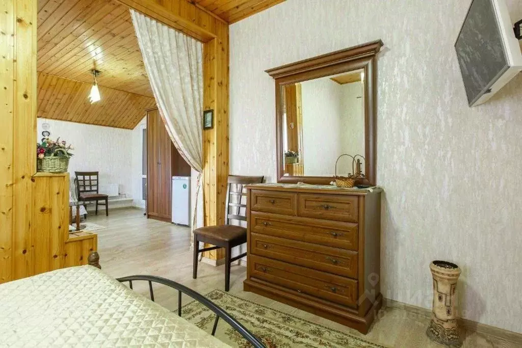 Комната Краснодарский край, Сочи Адлер жилрайон, ул. Павлика Морозова, ... - Фото 1