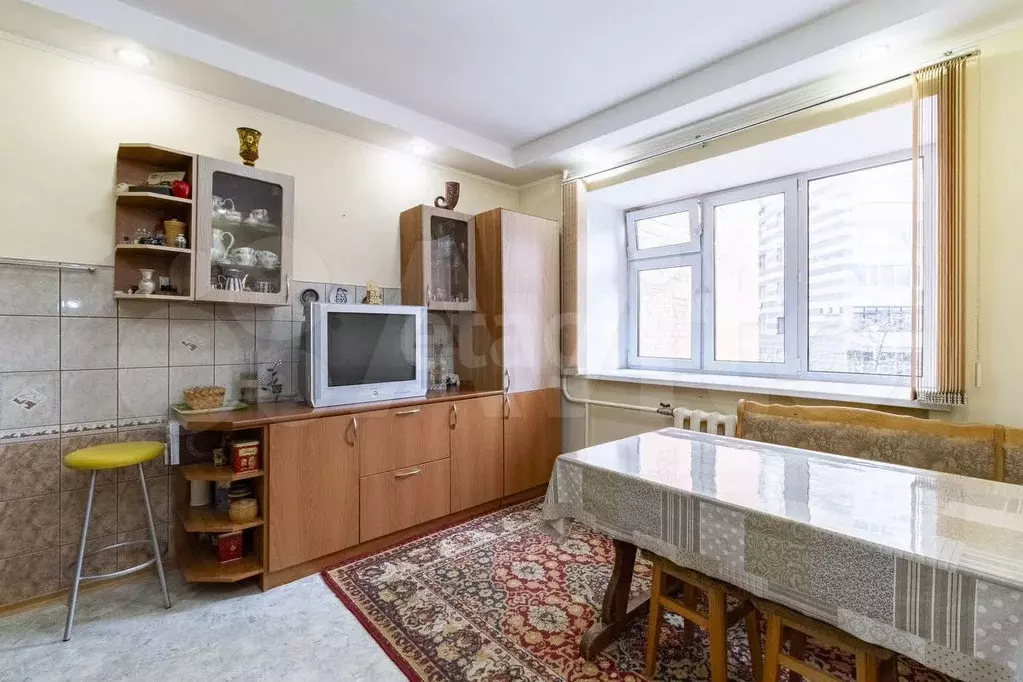 2-к. квартира, 70 м, 2/8 эт. - Фото 0