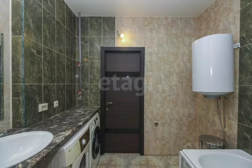 3-к кв. Омская область, Омск бул. Архитекторов, 2 (106.7 м) - Фото 1