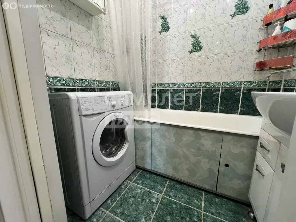 3-комнатная квартира: Киров, улица Риммы Юровской, 6 (71.9 м) - Фото 1