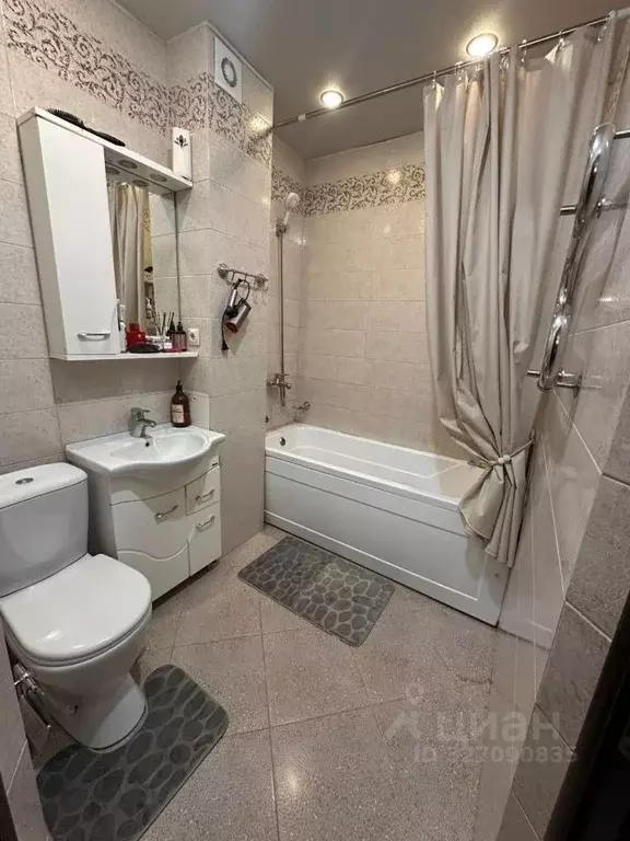 2-к кв. Дагестан, Махачкала Сепаратор мкр, ул. Цветочная, 7 (80.0 м) - Фото 1