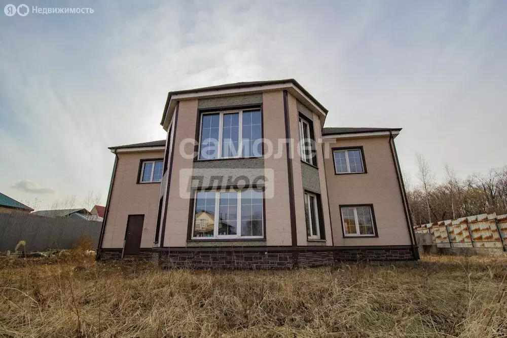 Дом в Артём, улица Есенина, 65 (251 м) - Фото 1