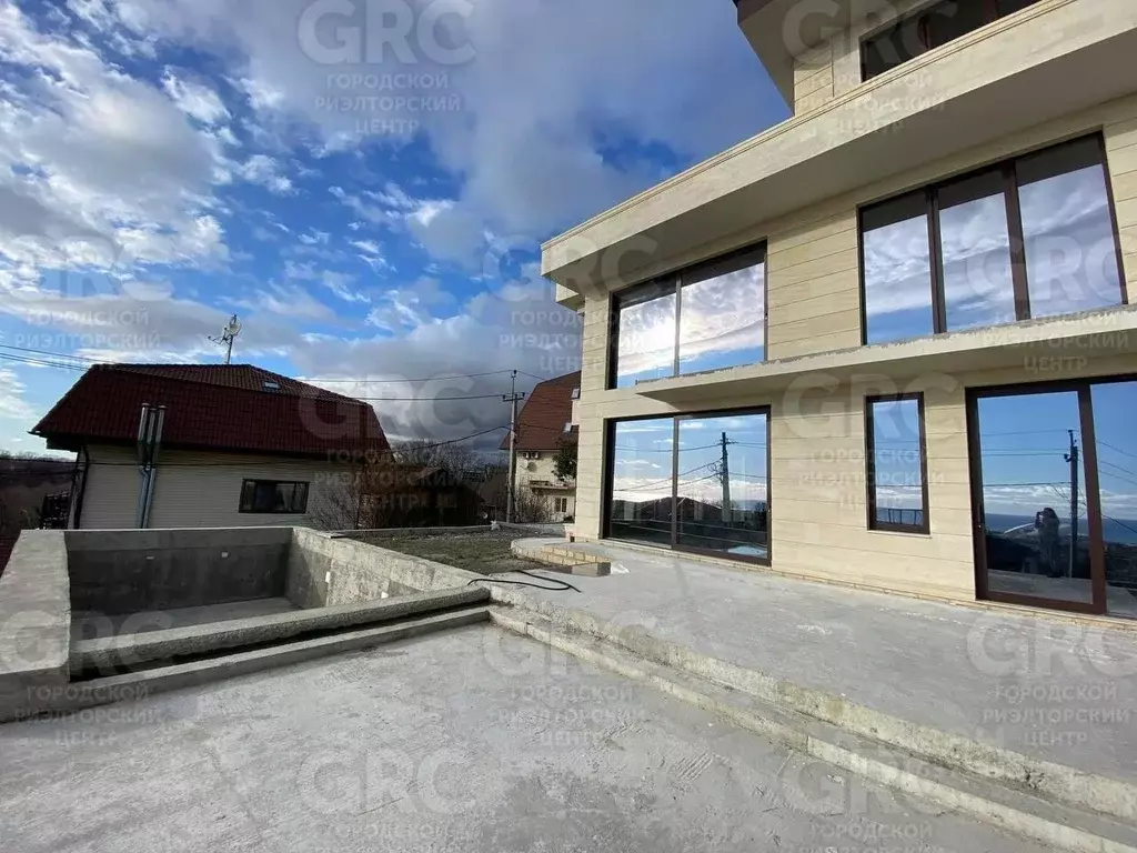 Дом в Краснодарский край, Сочи Миндальная ул., 31Б/1 (300 м) - Фото 1